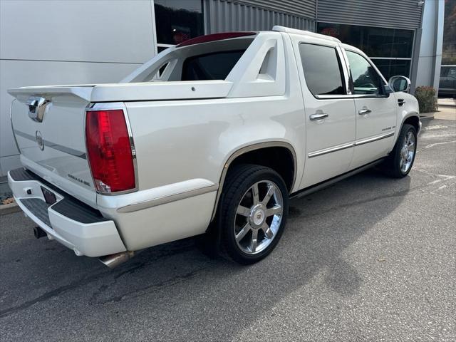 used 2013 Cadillac Escalade EXT car, priced at $23,990