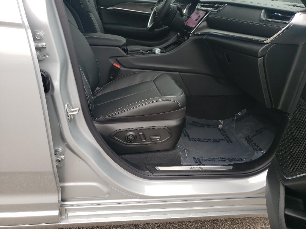 new 2025 Jeep Grand Cherokee car, priced at $53,580