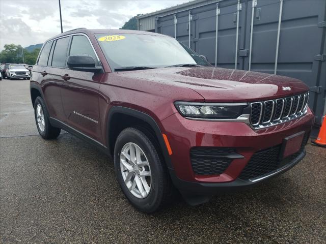 new 2025 Jeep Grand Cherokee car, priced at $40,678