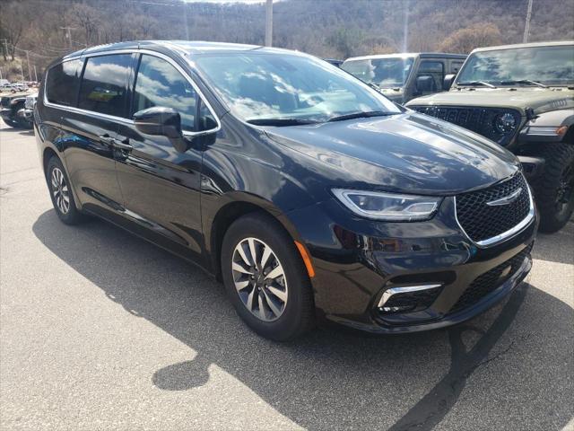 used 2023 Chrysler Pacifica car, priced at $24,450