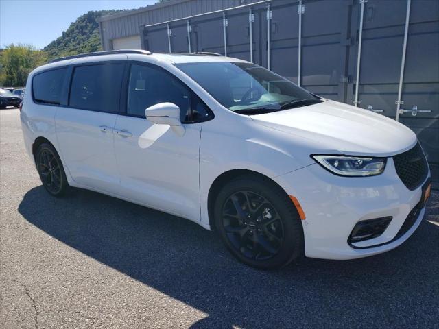 used 2022 Chrysler Pacifica car, priced at $34,350