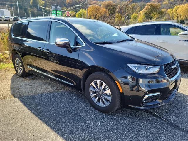 used 2023 Chrysler Pacifica Hybrid car, priced at $36,990