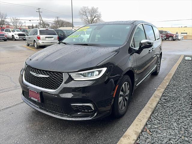 used 2023 Chrysler Pacifica Hybrid car, priced at $33,850