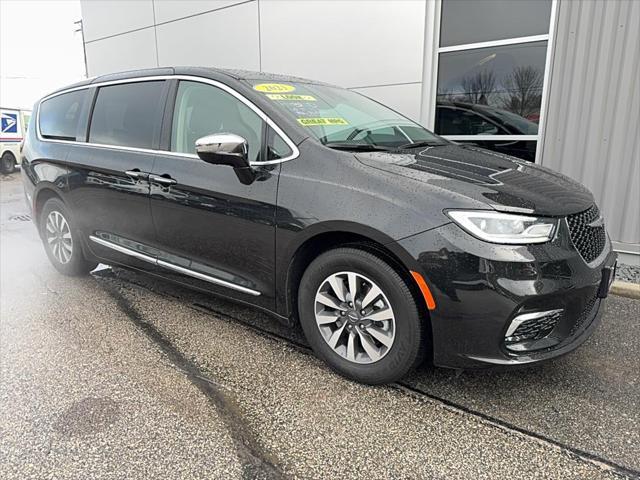 used 2023 Chrysler Pacifica Hybrid car, priced at $33,850