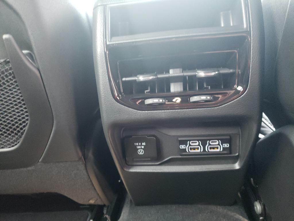 new 2025 Jeep Grand Cherokee car, priced at $38,165