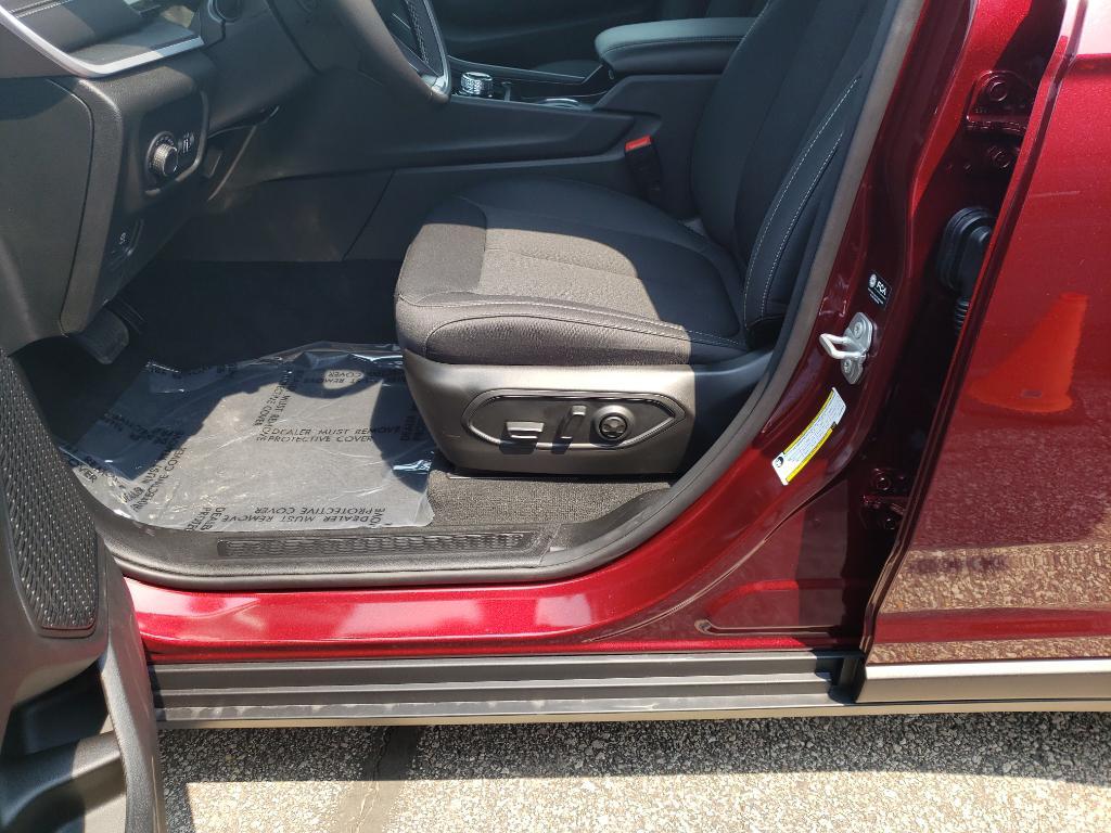 new 2025 Jeep Grand Cherokee car, priced at $38,165