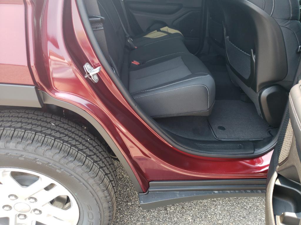 new 2025 Jeep Grand Cherokee car, priced at $38,165
