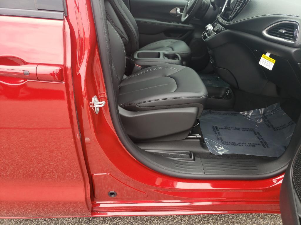 new 2026 Chrysler Pacifica car, priced at $42,630