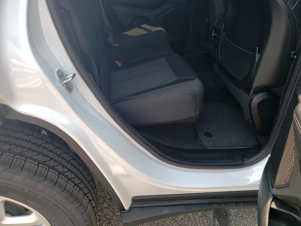 new 2025 Jeep Grand Cherokee car, priced at $38,525