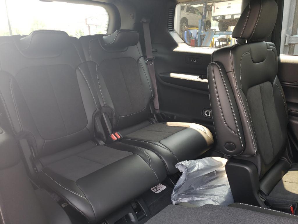 new 2025 Jeep Grand Cherokee L car, priced at $46,658