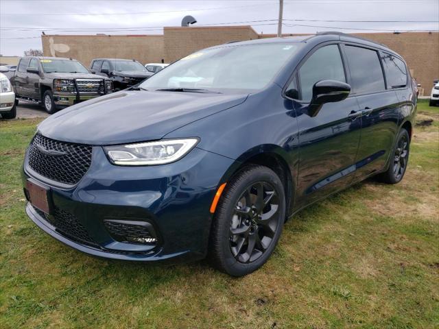 new 2025 Chrysler Pacifica car, priced at $52,730