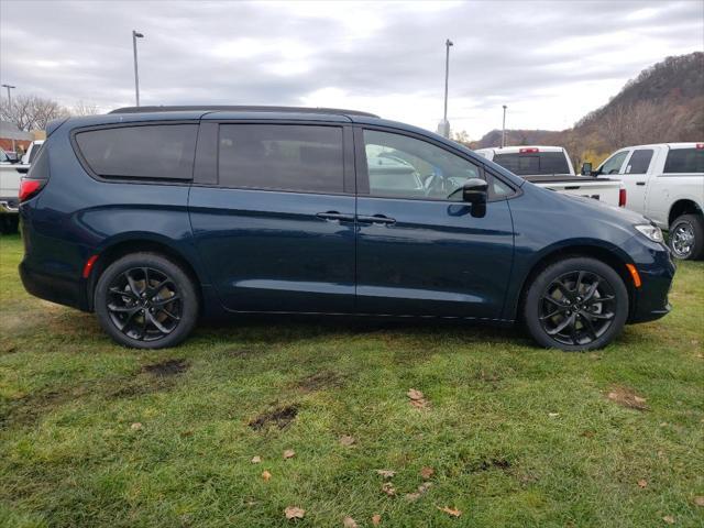 new 2025 Chrysler Pacifica car, priced at $52,730