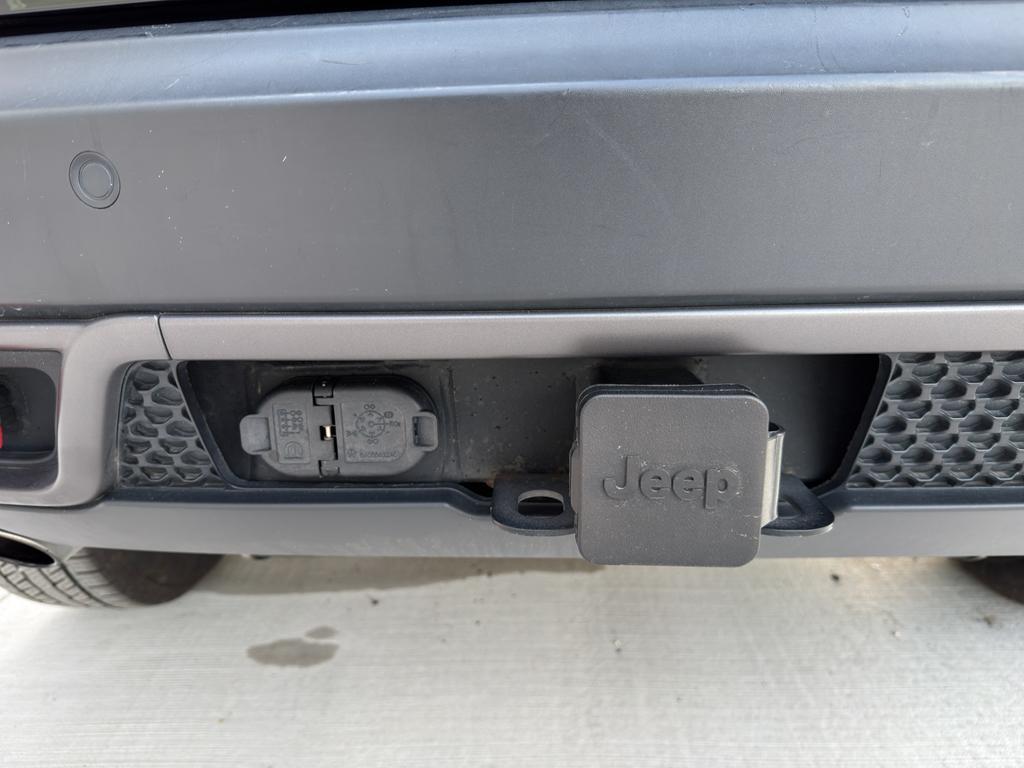 used 2020 Jeep Cherokee car, priced at $18,490