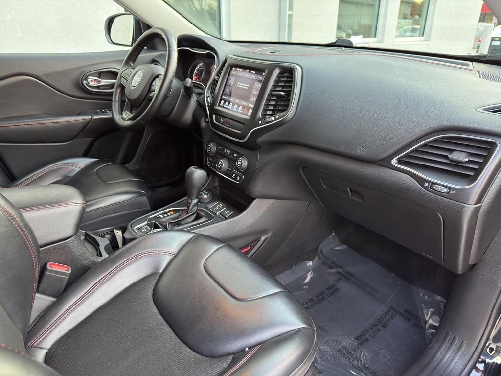 used 2020 Jeep Cherokee car, priced at $18,490