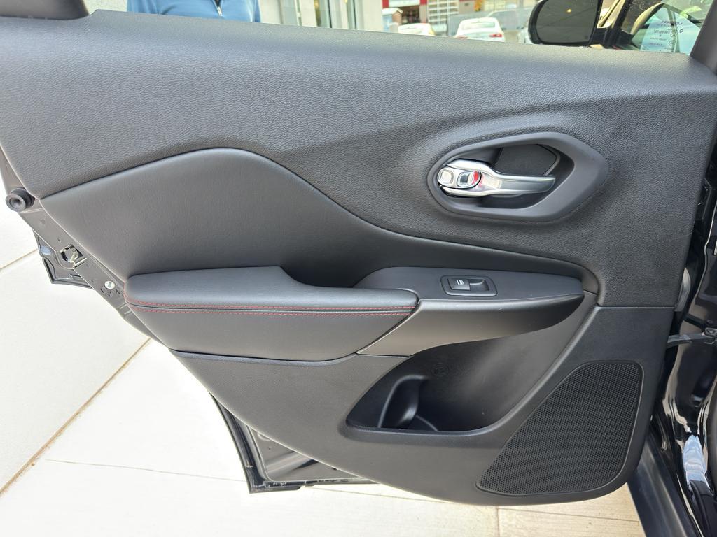 used 2020 Jeep Cherokee car, priced at $18,490