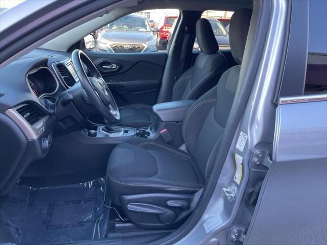 used 2017 Jeep Cherokee car
