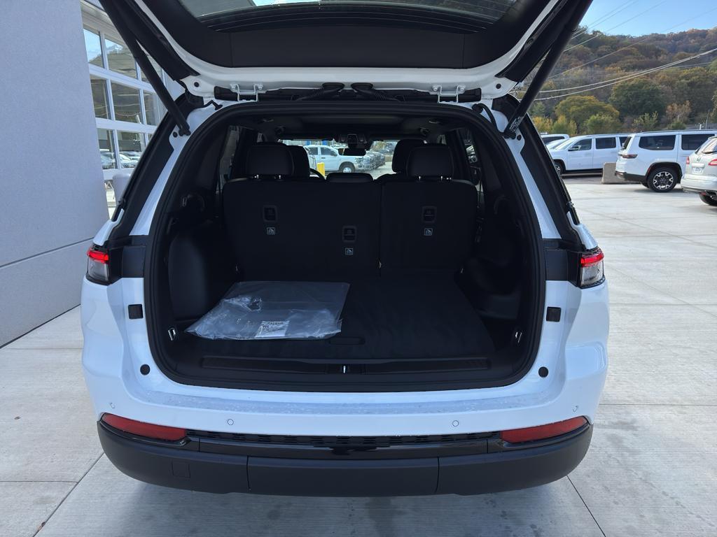 new 2025 Jeep Grand Cherokee car, priced at $48,890