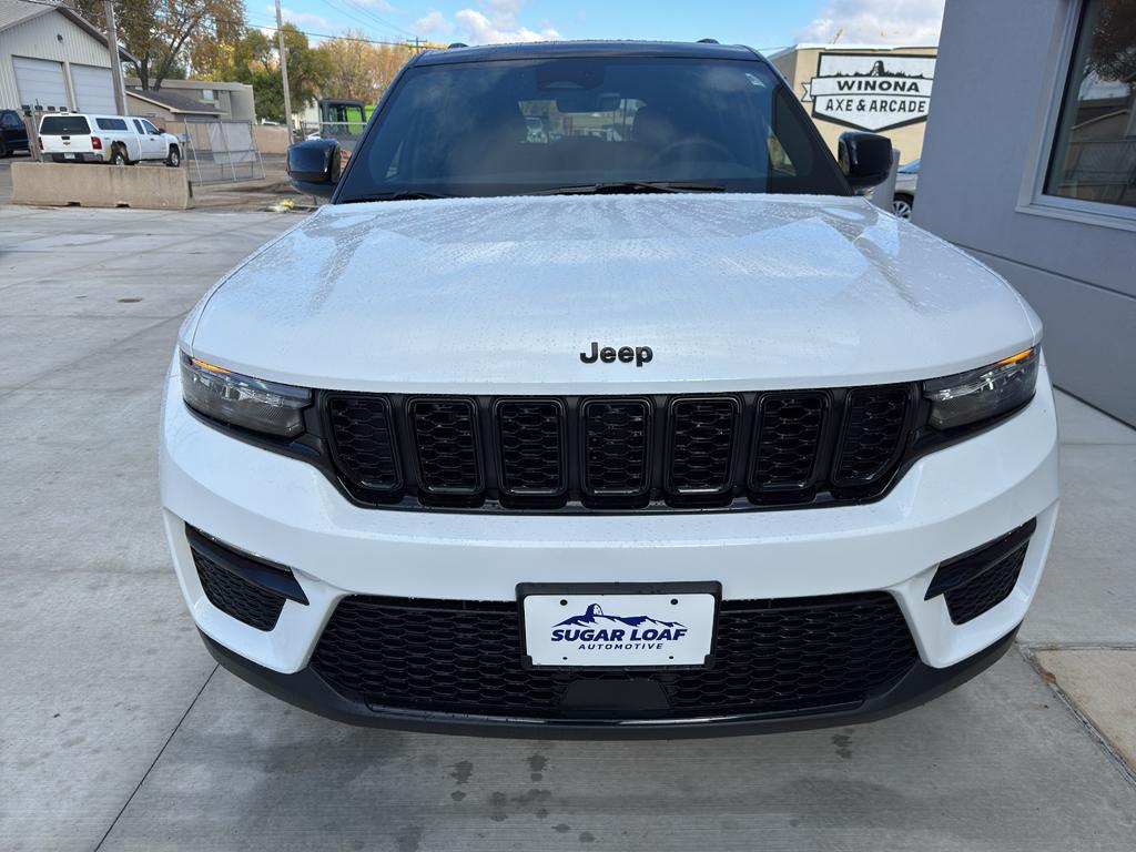 new 2025 Jeep Grand Cherokee car, priced at $48,890