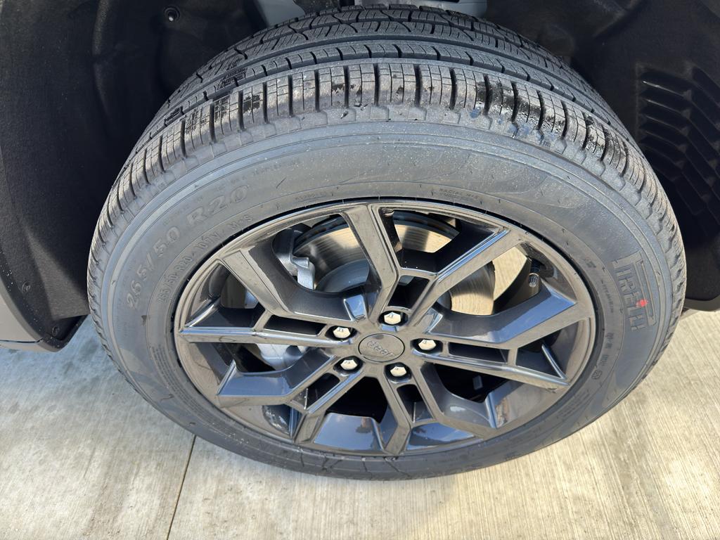 new 2025 Jeep Grand Cherokee car, priced at $48,890