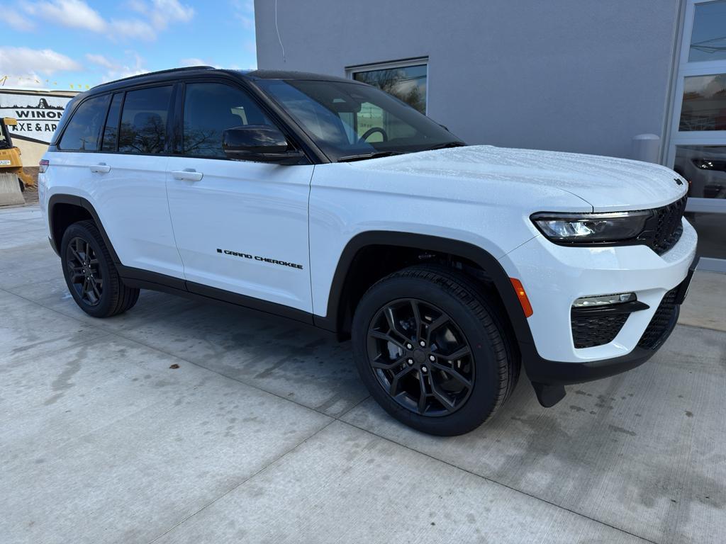 new 2025 Jeep Grand Cherokee car, priced at $48,890