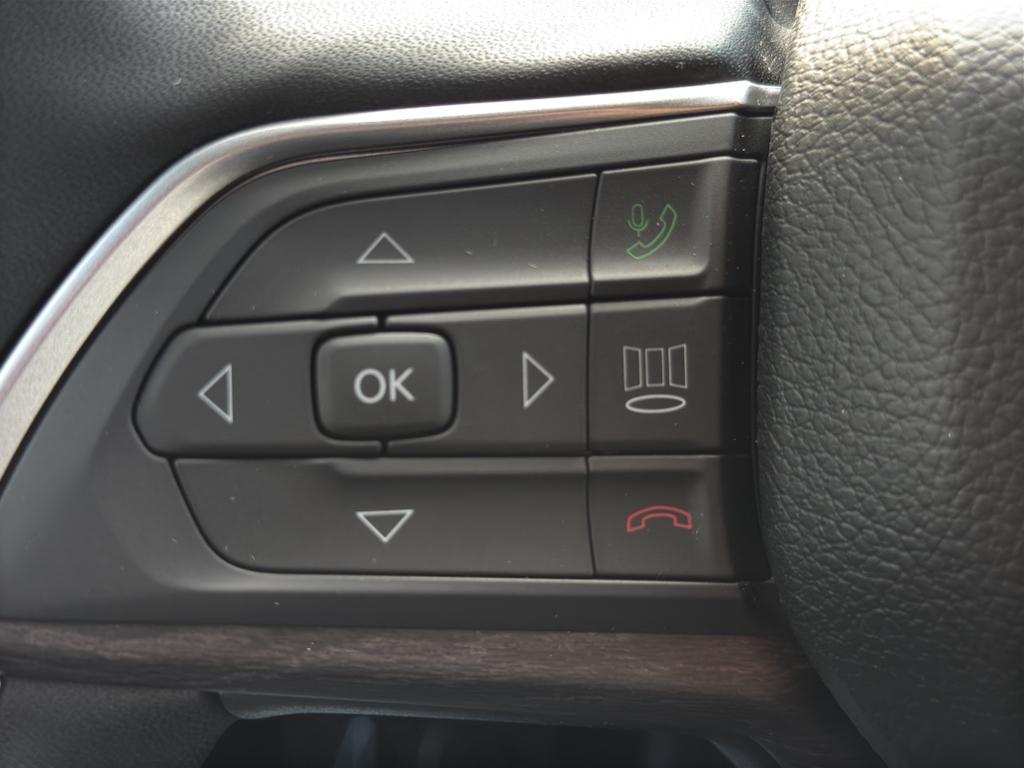 new 2025 Jeep Grand Cherokee car, priced at $48,890