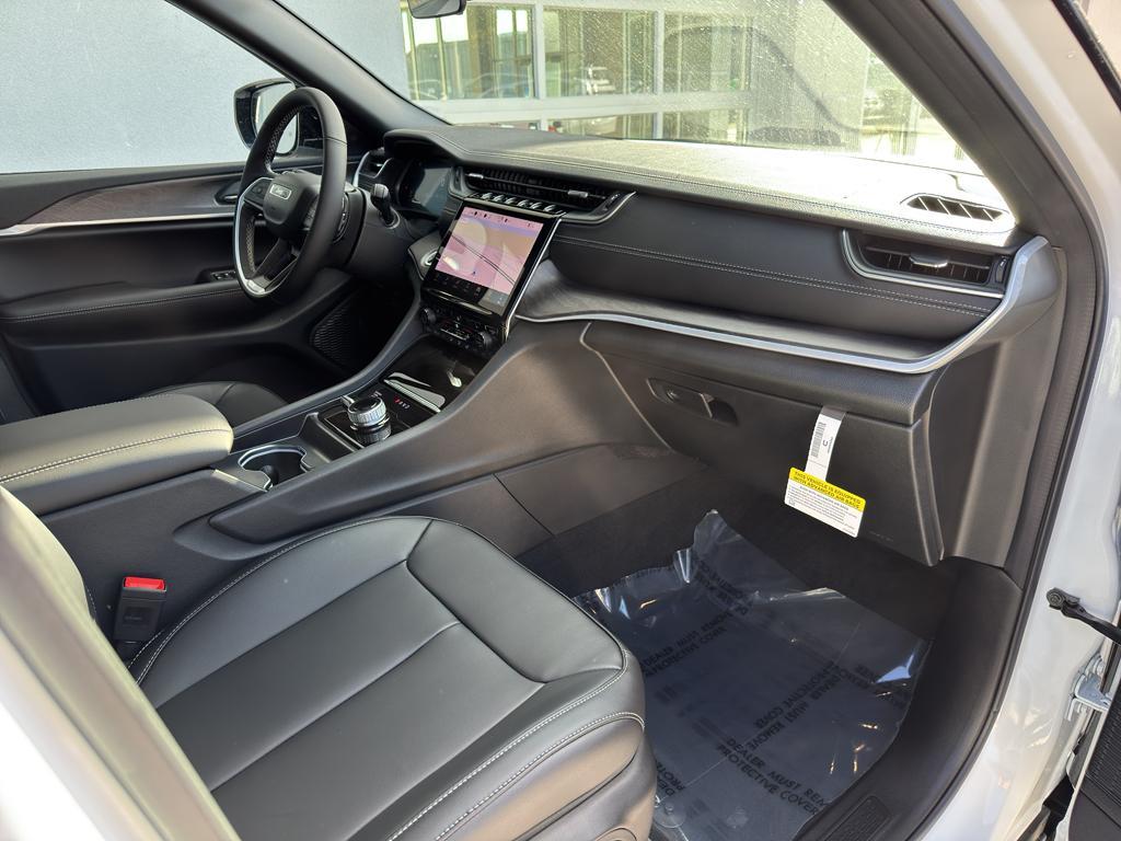 new 2025 Jeep Grand Cherokee car, priced at $48,890