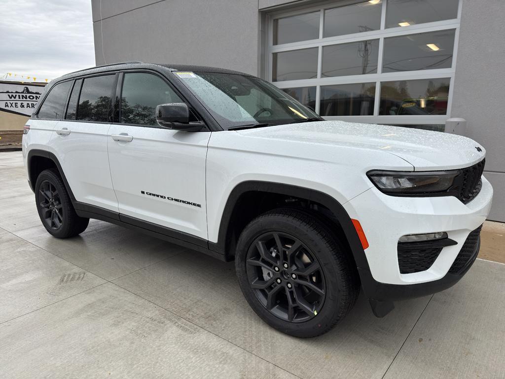 new 2025 Jeep Grand Cherokee car, priced at $48,890