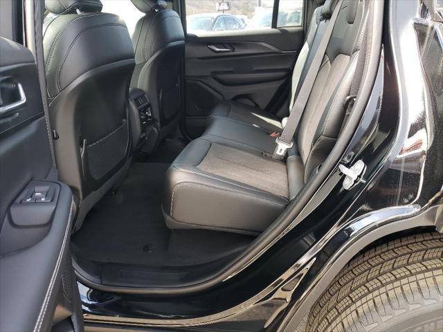 new 2025 Jeep Grand Cherokee car, priced at $42,025