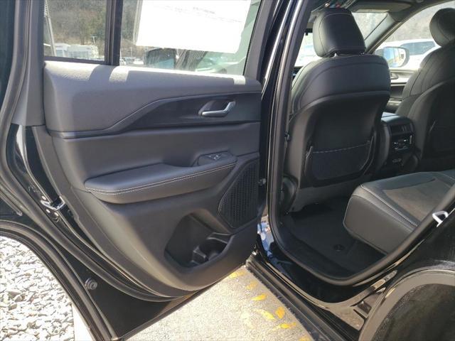 new 2025 Jeep Grand Cherokee car, priced at $42,025