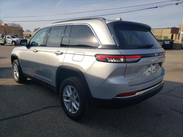 new 2025 Jeep Grand Cherokee car, priced at $38,970