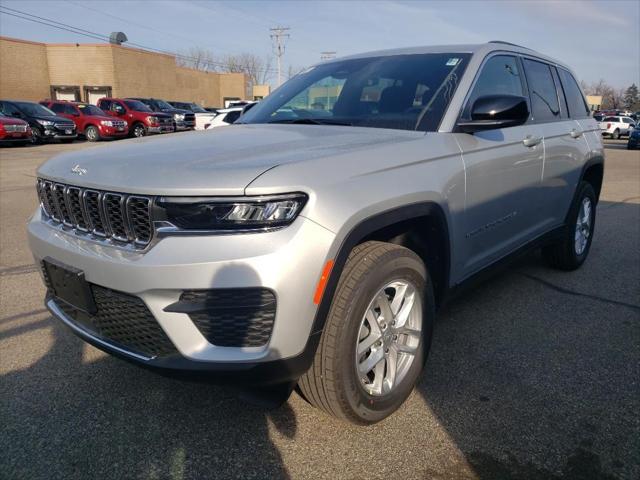 new 2025 Jeep Grand Cherokee car, priced at $38,970