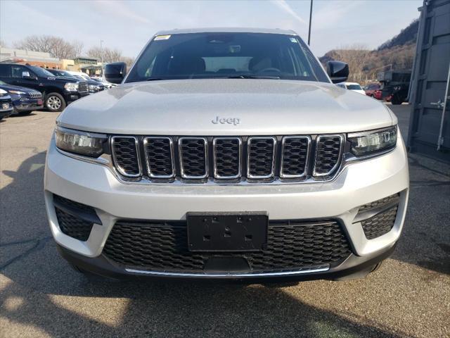 new 2025 Jeep Grand Cherokee car, priced at $38,970