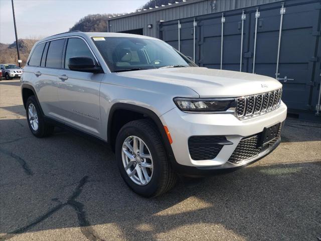 new 2025 Jeep Grand Cherokee car, priced at $38,970
