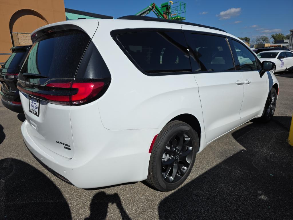 new 2026 Chrysler Pacifica car, priced at $51,405