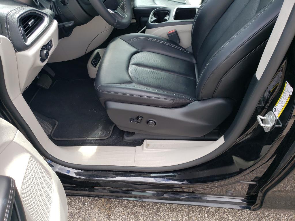 used 2024 Chrysler Pacifica Hybrid car, priced at $24,850