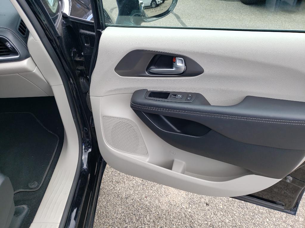 used 2024 Chrysler Pacifica Hybrid car, priced at $24,850