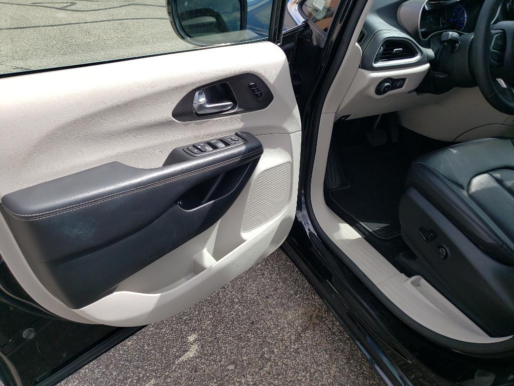 used 2024 Chrysler Pacifica Hybrid car, priced at $24,850