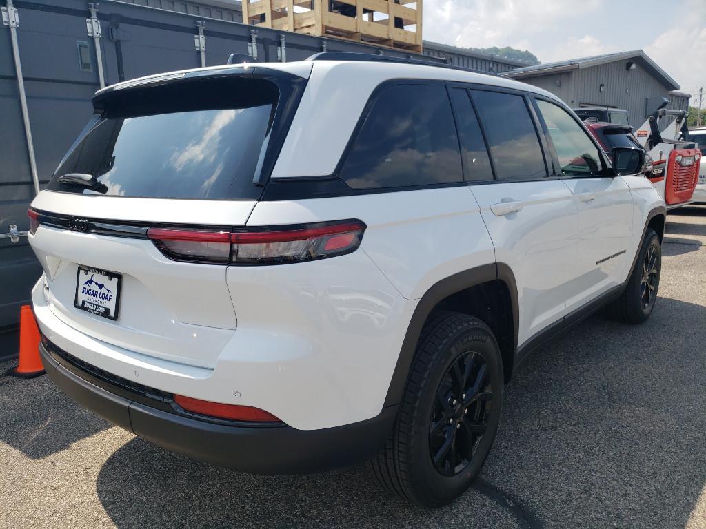 new 2025 Jeep Grand Cherokee car, priced at $42,330