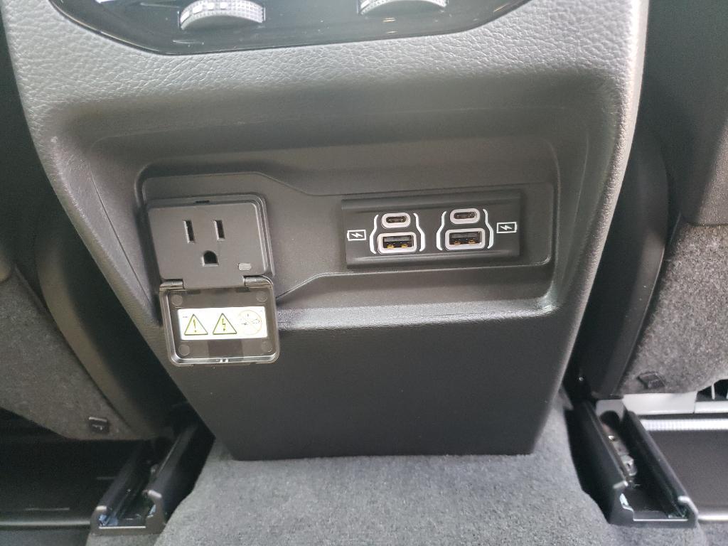 new 2025 Jeep Grand Cherokee car, priced at $42,330