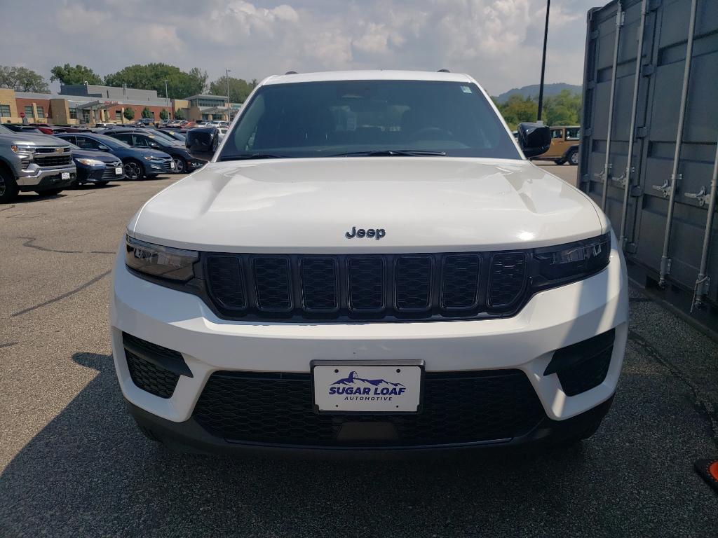 new 2025 Jeep Grand Cherokee car, priced at $42,330