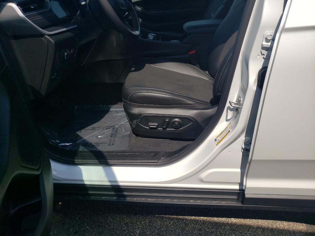 new 2025 Jeep Grand Cherokee car, priced at $42,330