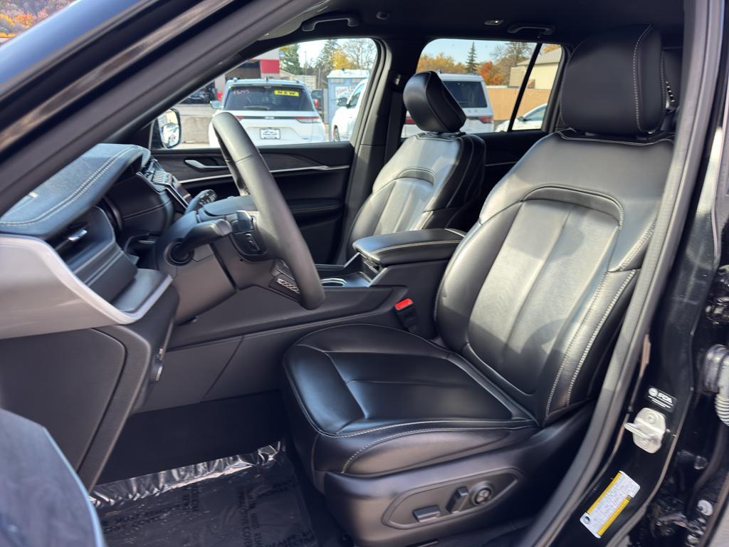 used 2024 Jeep Grand Cherokee car, priced at $34,950