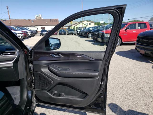 used 2023 Jeep Grand Cherokee car, priced at $35,750