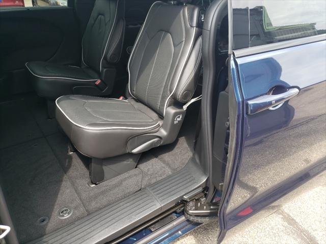 new 2025 Chrysler Pacifica car, priced at $51,244