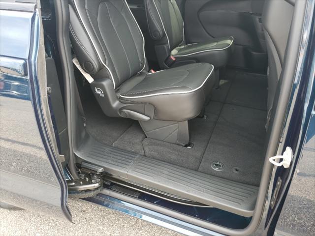 new 2025 Chrysler Pacifica car, priced at $51,244