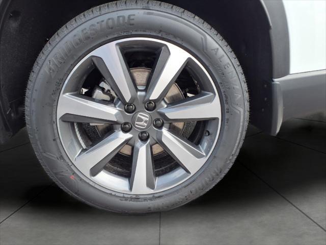 new 2025 Honda Pilot car, priced at $50,981