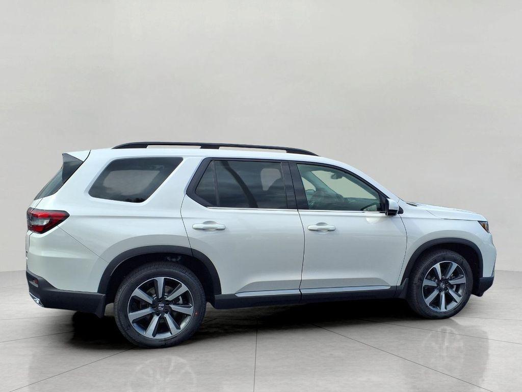 new 2025 Honda Pilot car, priced at $50,983