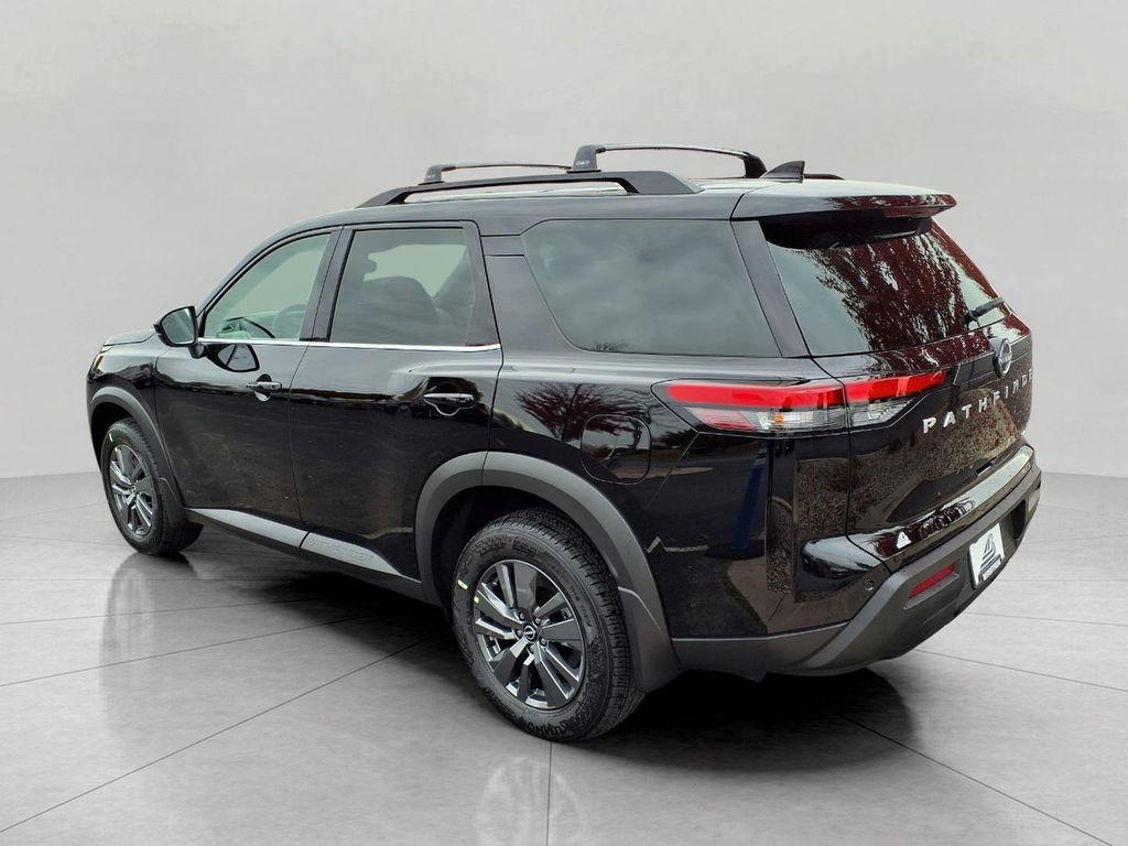 new 2025 Nissan Pathfinder car, priced at $40,174