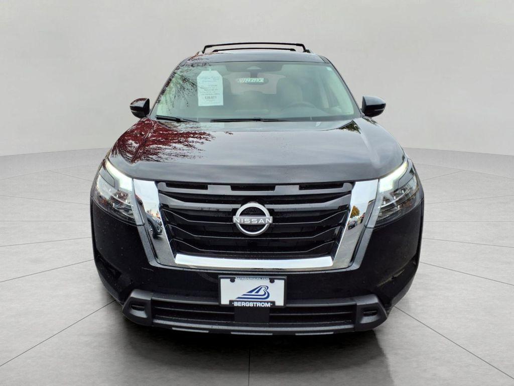 new 2025 Nissan Pathfinder car, priced at $40,174