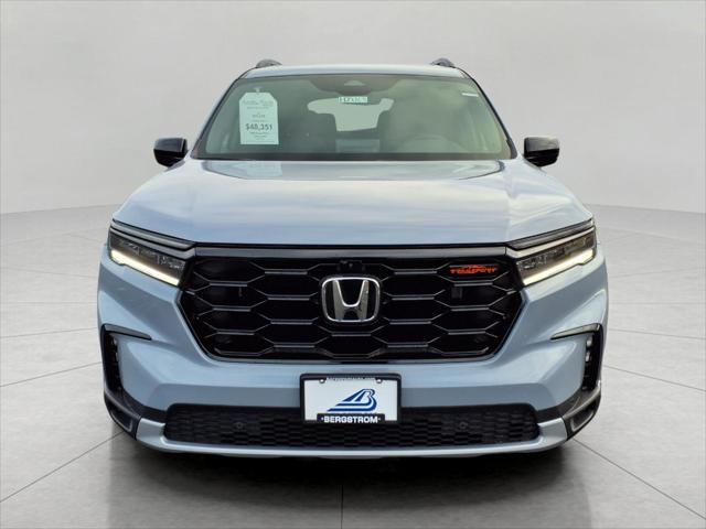 new 2025 Honda Pilot car, priced at $48,158